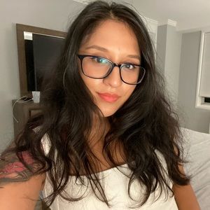 Meet your Posher, Viviana